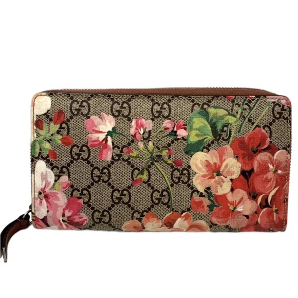 Gucci Women's Wallet with Floral Design - Brown and Pink
